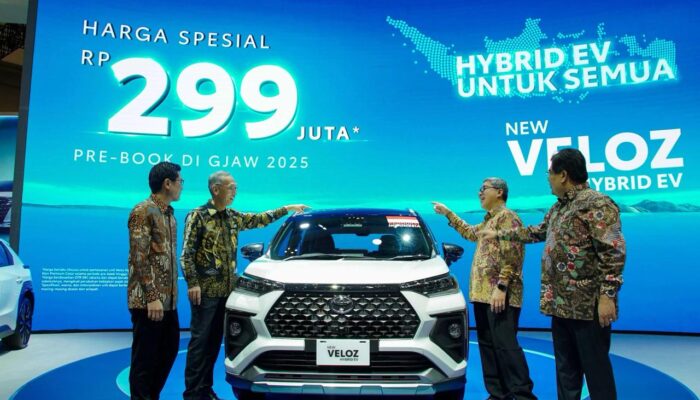 Toyota Perkuat Elektrifikasi Nasional: New Veloz Hybrid EV Debut Dunia dan Dua Battery EV Resmi Dijual di GJAW 2025