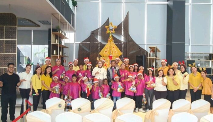 Rayakan Natal 2025, Mercure Makassar Nexa Pettarani Ajak Anak Panti Asuhan Berbagi Kasih