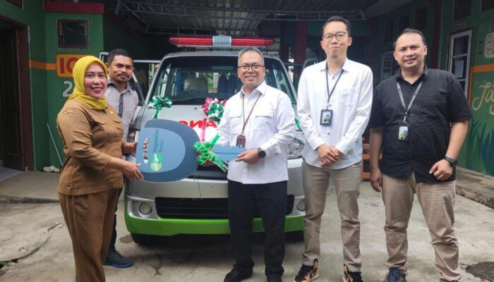 PT Pegadaian Salurkan Ambulans Baru untuk Puskesmas Perawatan Saleman