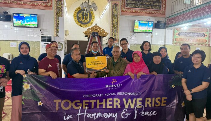 Sambut Ramadan, Phinisi Hospitality Indonesia Gelar Aksi Bersih Masjid di Somba Opu