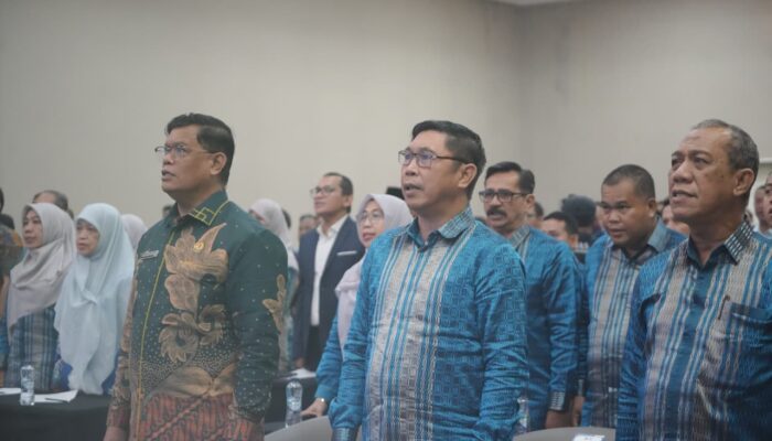 Hadiri Pelantikan IKA Unismuh, Munafri Tekankan Kolaborasi Atasi Tantangan Pendidikan Kota