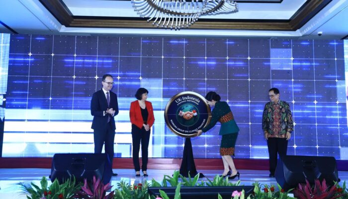 OJK Tegaskan Ketahanan Modal Bank di Tengah Risiko Iklim, Resmikan Indonesia–UK Climate Financing Working Group