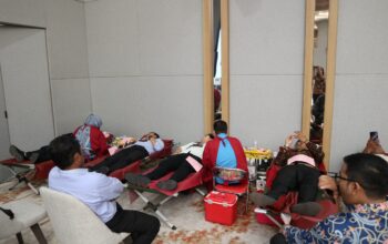 Sinergi OJK, FKIJK Sulselbar, dan UTD Sulsel Wujudkan Kepedulian Sosial Melalui Kegiatan Donor Darah