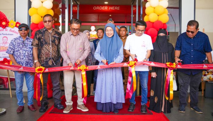 Grand Opening Alhajj Fried Chicken, Siap Jadi Ikon Kuliner Cepat Saji Makassar