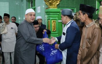 Safari Subuh Ramadan, Munafri Arifuddin Serahkan Bantuan untuk Pengurus Masjid di Maccini Gusung