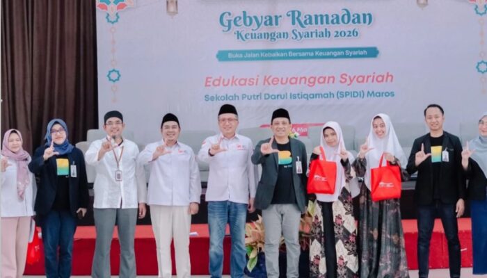 OJK SULSELBAR Edukasi 300 Santri Darul Istiqamah Maros tentang Keuangan Syariah