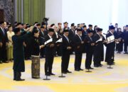 Resmi Disumpah, Ini Susunan Dewan Komisioner OJK Terbaru