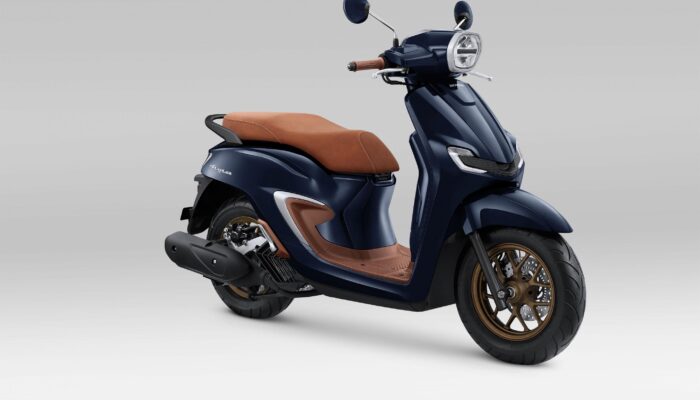 Semakin Mewah dan Retro, New Honda Stylo 160 Hadir dengan Warna Spesial  Burgundy