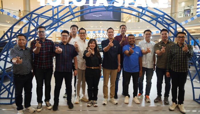 Veloz Hybrid EV Tampil Perdana di Makassar Melalui Toyota Space