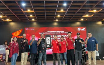 Asmo Sulsel Serahkan 15 Unit Sepeda Motor Honda untuk Dukung PSM Makassar