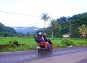 Tetap #Cari_Aman, Ini Tips Berkendara Saat Membawa Barang Belanja atau Barang Besar di Sepeda Motor