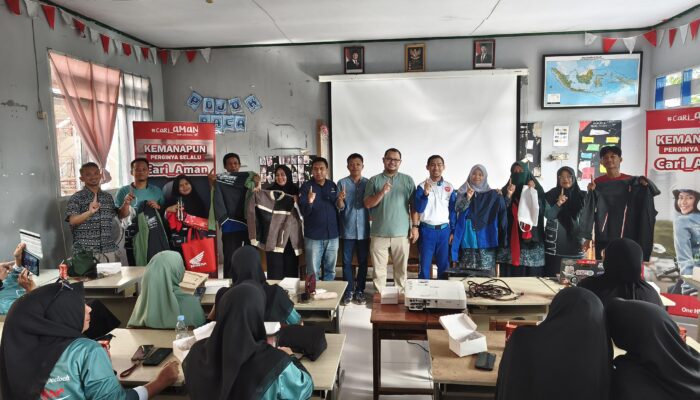 Asmo Sulsel Berikan Edukasi Safety Riding bagi Guru dan Orang Tua Murid SMPN 40 Makassar
