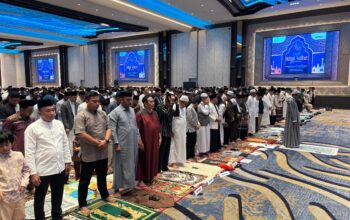 Ribuan Jamaah Hadiri Salat Idul Adha di Sandeq Ballroom Claro Makassar