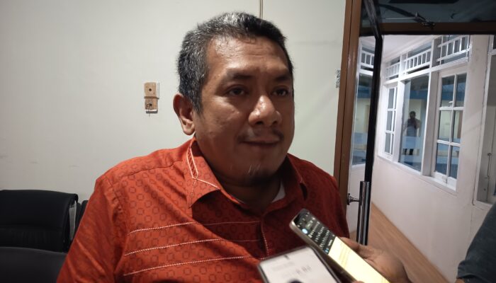 DPRD Soroti Parkir Minimarket, Azwar Rasmin Dorong Penegasan “Gratis” untuk Lindungi Konsumen