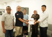 Bea Cukai Makassar Serahkan Tersangka Kasus Rokok Ilegal ke Kejaksaan