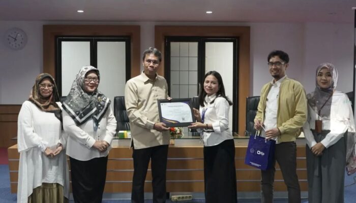 Unhas Raih Penghargaan KPP Madya Makassar atas Kontribusi Pembayaran Pajak