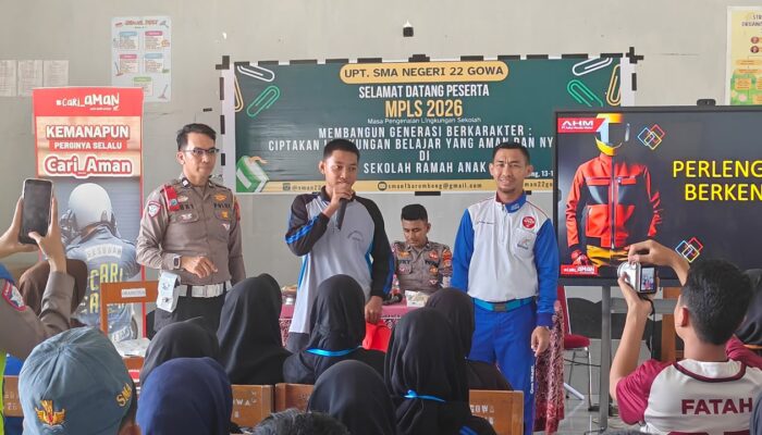 MPLS Jadi Momentum Asmo Sulsel Edukasi Keselamatan Berkendara di SMAN 22 Gowa