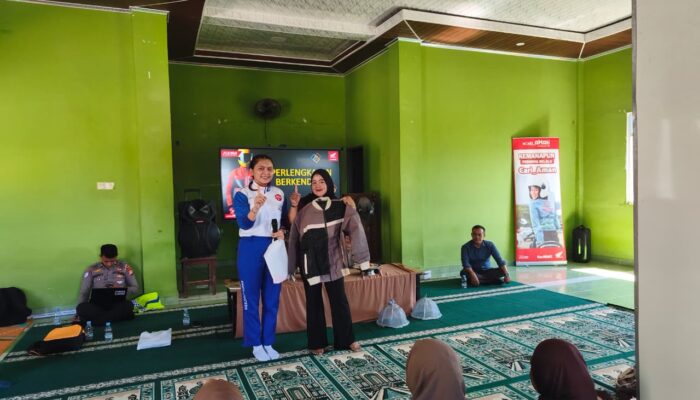 Edukasi Safety Riding Asmo Sulsel Ingatkan Orang Tua Pentingnya Helm untuk Perjalanan Dekat