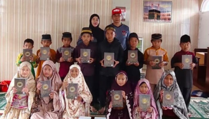 Aksi Sosial Honda ADV Chapter Gowa, Salurkan Al-Qur’an dan Buku Ibadah