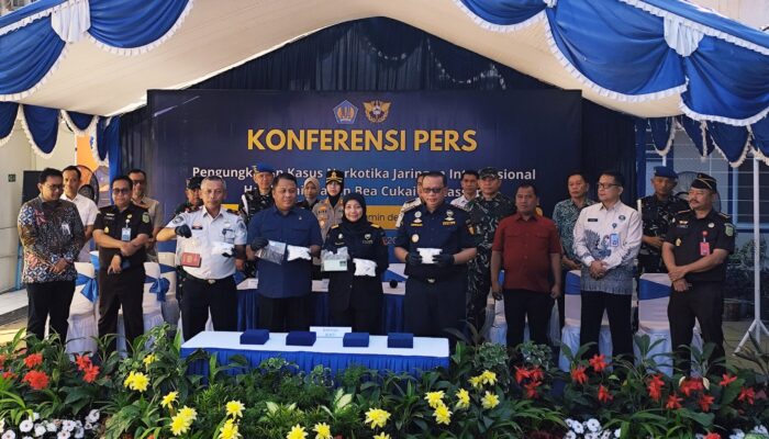 Bea Cukai Makassar Bongkar Penyelundupan 1 Kilogram Sabu, Tiga Orang Diamankan
