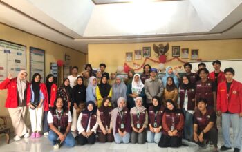 Tim Cara’de BEM KMF TP UH Dorong Masyarakat Desa Tinggimae Optimalkan Media Sosial untuk Promosi Produk