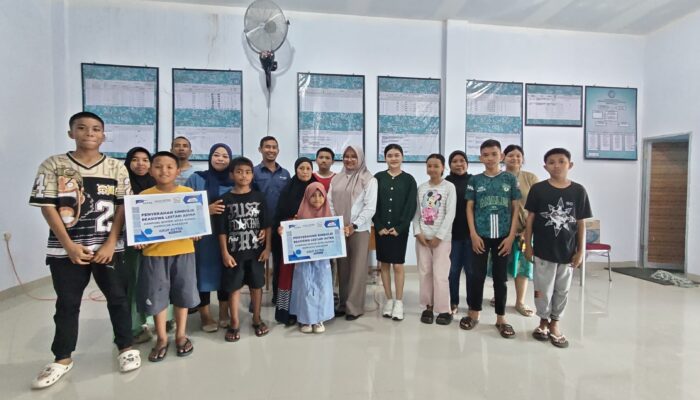 Grup Astra Makassar Salurkan Beasiswa untuk 10 Pelajar KBA Burasa