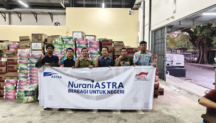 Respons Cepat, Astra Makassar Salurkan 400 Dus Indomie ke NTT