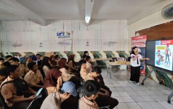 Asmo Sulsel dan Polsek Somba Opu Edukasi Safety Riding di Sekolah
