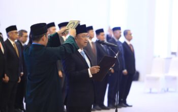 OJK Perkuat Pengawasan Bursa Mineral Strategis, Sarjito Resmi Dilantik